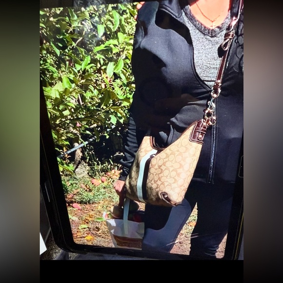 Coach Brown and Cream Signature Stripe Shoulder Bag and crossbody - Picture 3 of 14